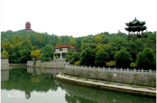 三阁公园
