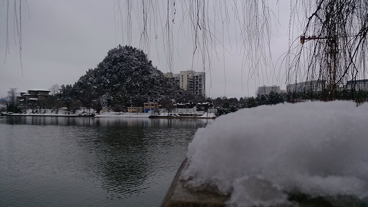2月18日贵阳下大雪了